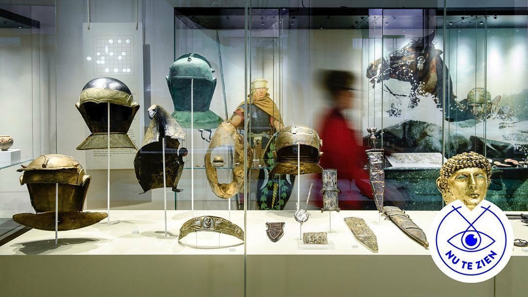 Image for Wist je dat in Romeinse nederzettingen niet alleen soldaten woonden maar dat ze vaak hun hele familie meenamen? In onze tentoonstelling #romeinenlangsderijn bij @rijksmuseumvanoudheden loop je langs de Rijn, leer je families kennen, kom je erachter wat ze