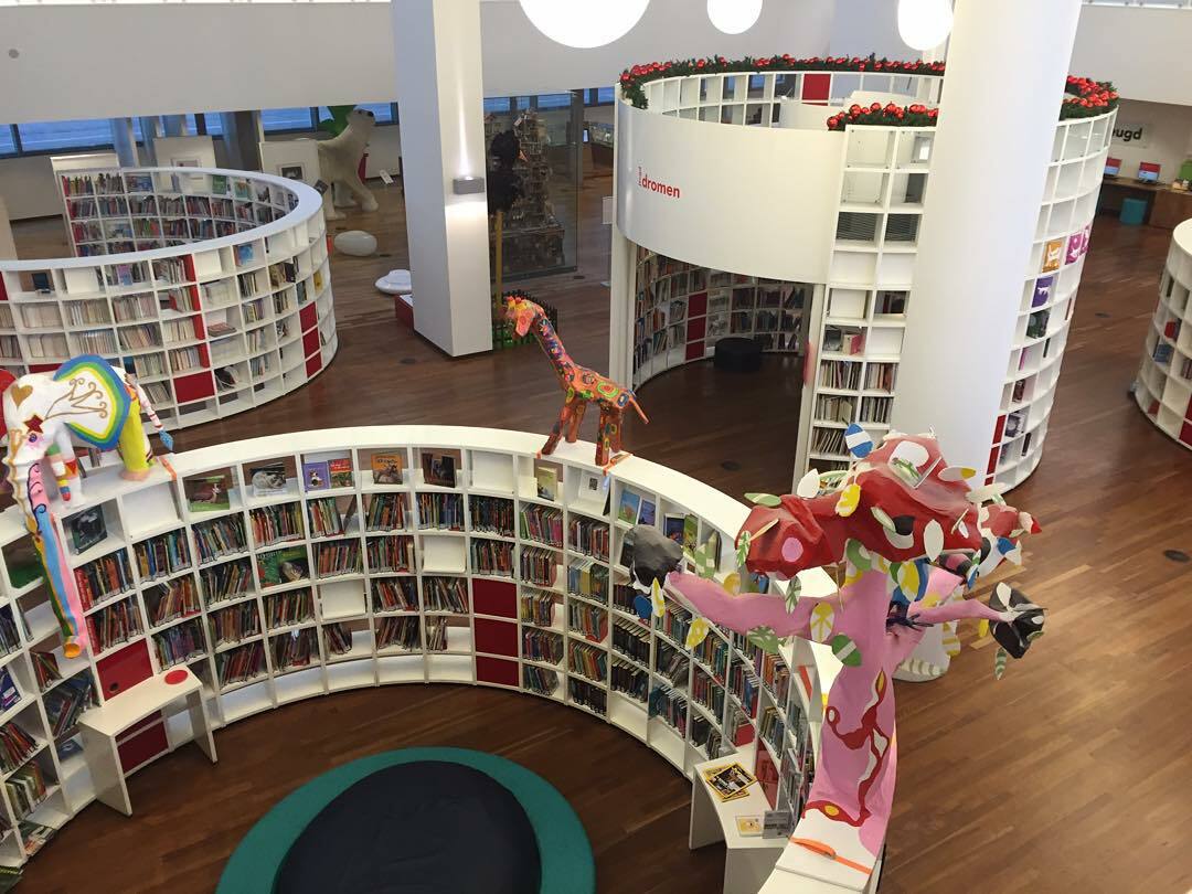Image for Tussendoor even langs de kinderafdeling van @obamsterdam #bibliotheek